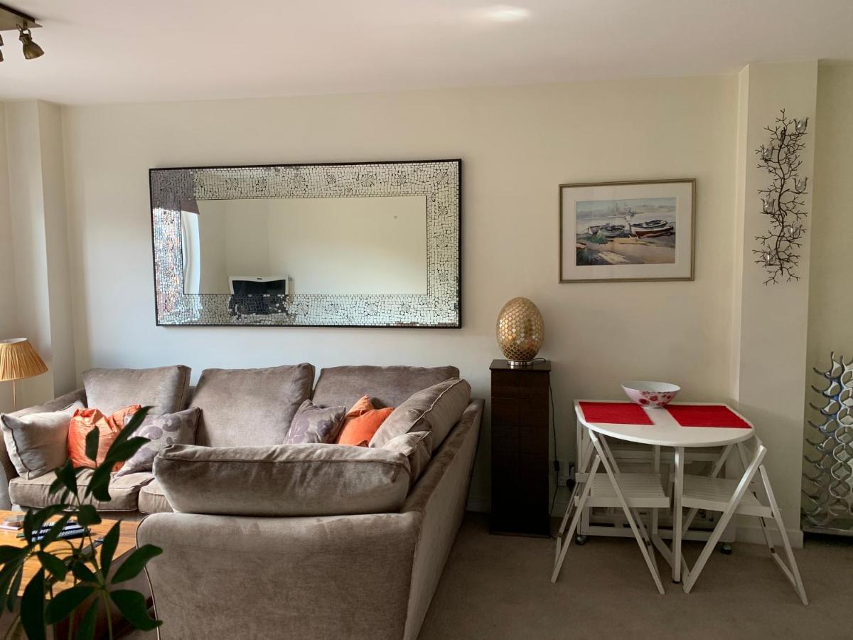 4 The Courtyard Central Windsor 2Br Exteriör bild