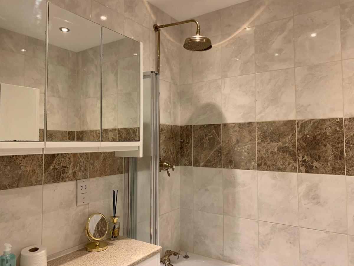 4 The Courtyard Central Windsor 2Br Exteriör bild